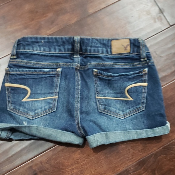 Shorts - Picture 3 of 4